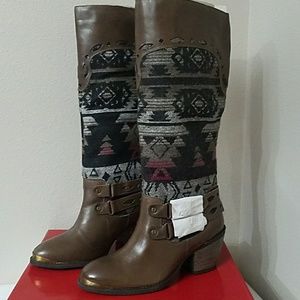Naughty Monkey Walkabout Jane Taupe Leather Boots Size 7